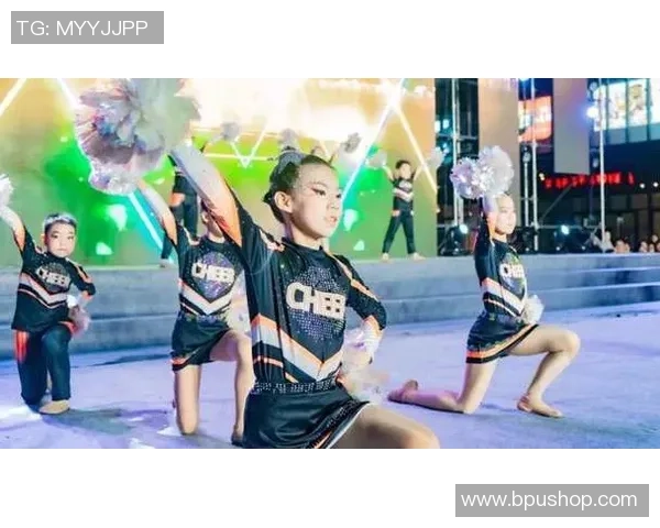 足球明星舞动魅力换头挑战引发热议网友纷纷模仿秀出创意舞姿